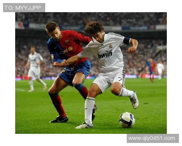 经典足球巨星劳尔手办：再现绿茵传奇瞬间，致敬不朽的足球英雄